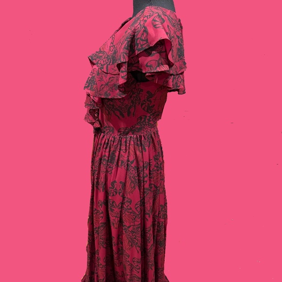 NWT La Femme En Noir Mythical Goddess Gown Oxblood Gorgon Print 👉FLAW👈 - Picture 4 of 13